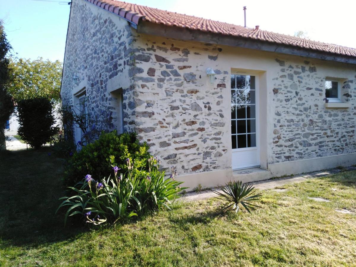 Gite Du Petit Gue Frossay Exterior photo